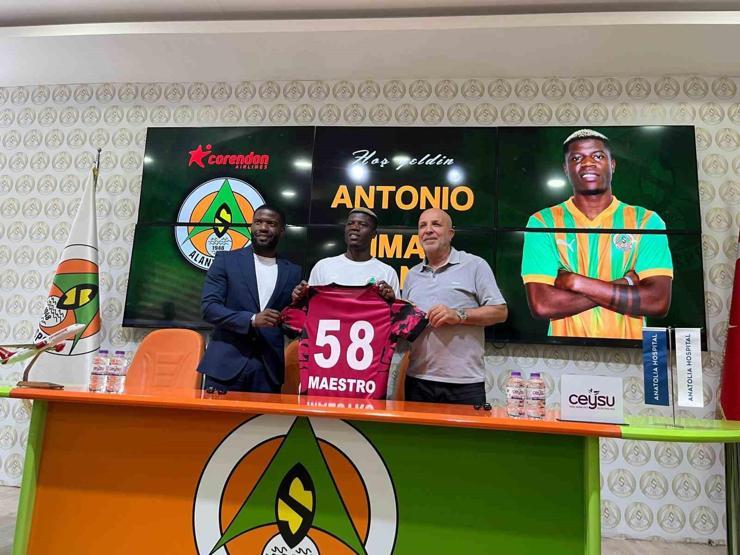 Fenerbahçenin transfer listesinde olan Maestronun bonservisi dikkat çekti