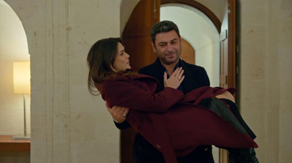 CİHAN VE ALYA AŞKTA SINIRLARI AŞTI