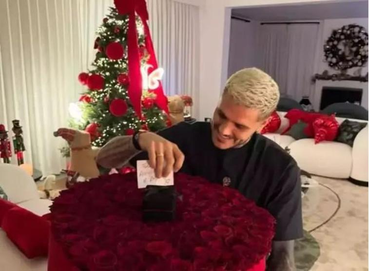 Aşk Rüzgârı Boğaz’da Esti Mauro Icardi ve Sevgilisinden İstanbul’da Romantik Kareler