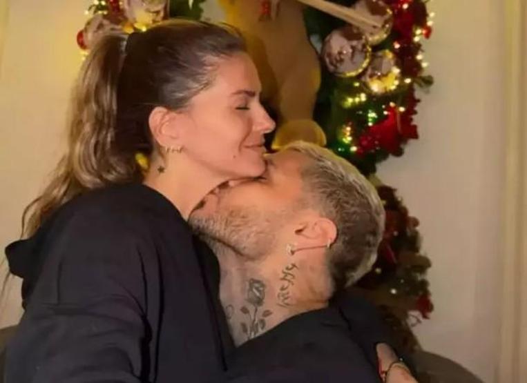 Aşk Rüzgârı Boğaz’da Esti Mauro Icardi ve Sevgilisinden İstanbul’da Romantik Kareler