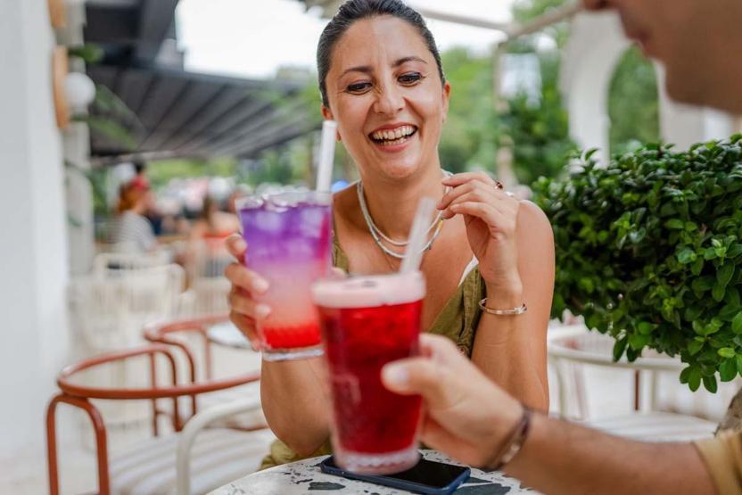 Cam Pipetlere Dikkat Bu Tehlikesini Çoğu Kişi Bilmiyor: Ağız ve Sindirim Sisteminde Yaralanmalara Yol Açabilir