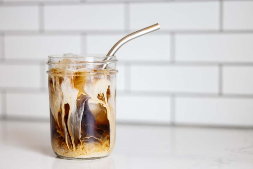 Cam Pipetlere Dikkat Bu Tehlikesini Çoğu Kişi Bilmiyor: Ağız ve Sindirim Sisteminde Yaralanmalara Yol Açabilir