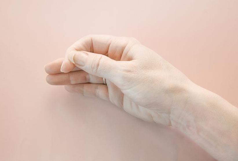 Hem tırnakları güçlendiriyor hem de etleri nemlendiriyor Hazırlaması çok kolay: İşte 4 malzemeli basit karışım