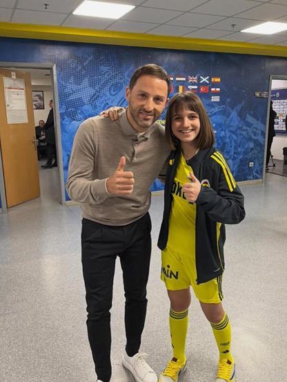 Aziz Yıldırımın kızı Yaz, sarı-lacivert tutkusunu konuşturdu