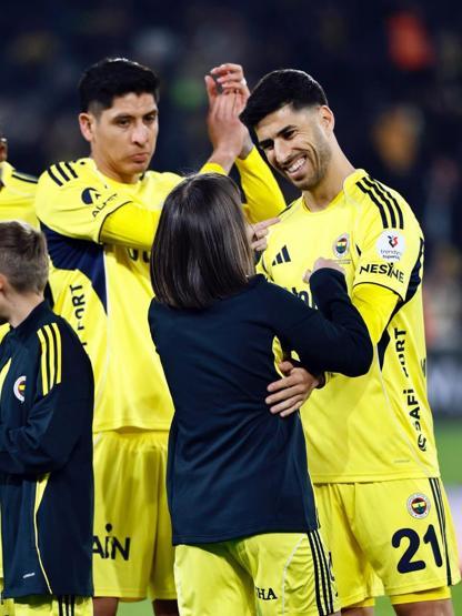 Aziz Yıldırımın kızı Yaz, sarı-lacivert tutkusunu konuşturdu