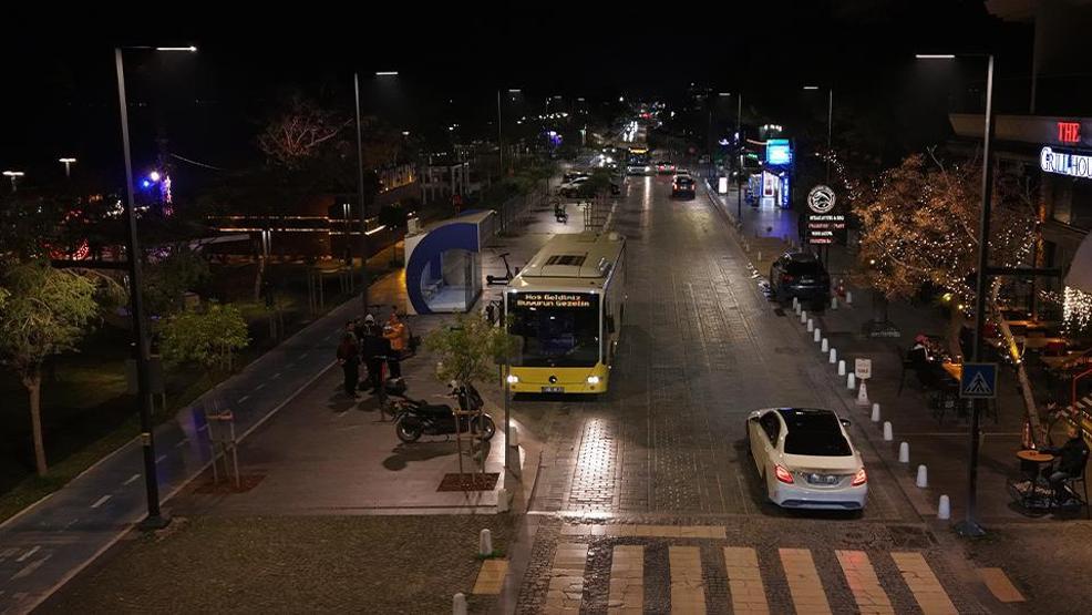 Antalya’nın en neşeli hattı Kendine İETT otobüsü satın aldı, komşular otobüste buluştu