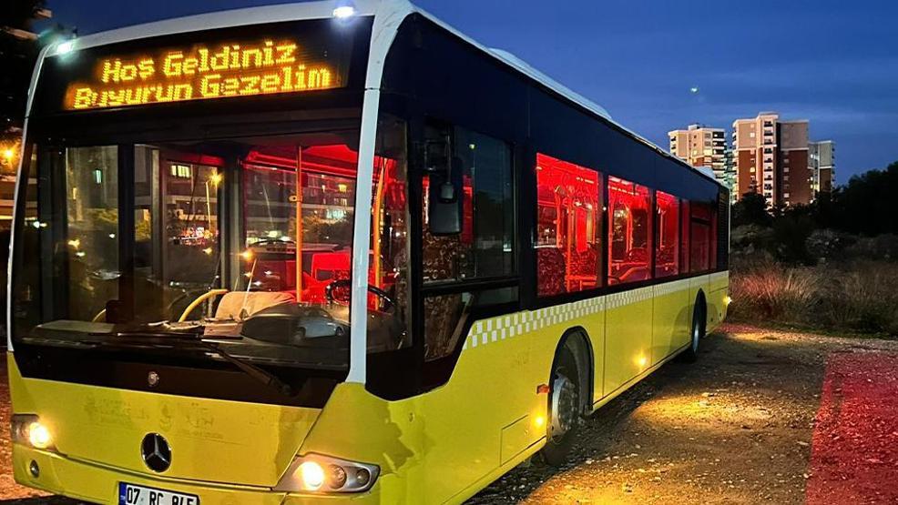 Antalya’nın en neşeli hattı Kendine İETT otobüsü satın aldı, komşular otobüste buluştu