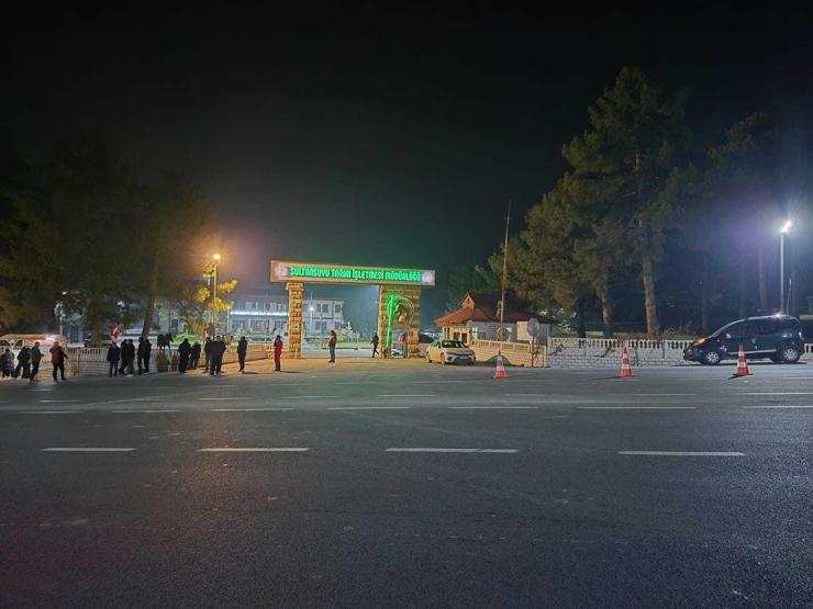 Milyonluk yarış tayları çiftlikten kaçtı 8i öldü, bazıları kayıp