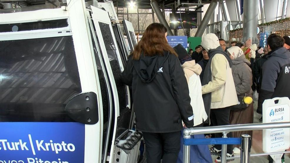 Yılbaşı öncesi akın akın oraya gittiler Metrelerce kuyruk oluştu
