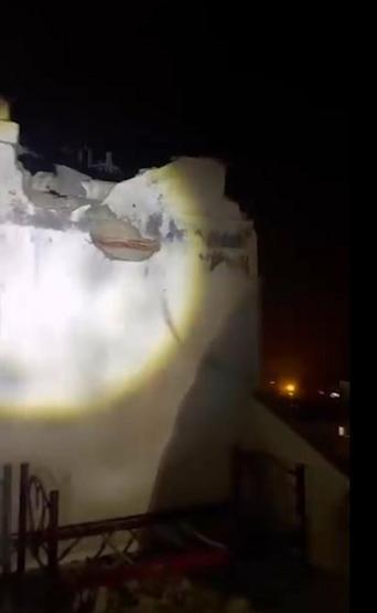Şırnak’ta kar yağışı sırasında apartmana yıldırım düştü