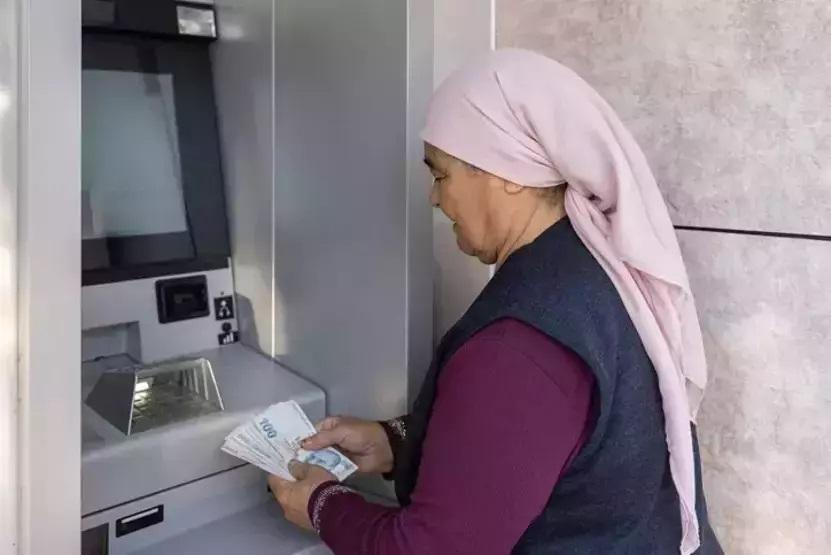 MEMUR MAAŞI 2026 OCAK ZAM ORANI HESAPLAMA TABLOSU | 2026da memur maaşı ne kadar olacak 6 aylık memur zammı enflasyon farkı yüzde kaç Öğretmen, doktor, polis...