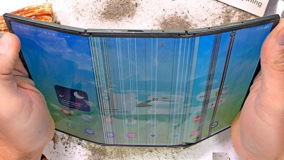 Samsung TriFold testi geçemedi