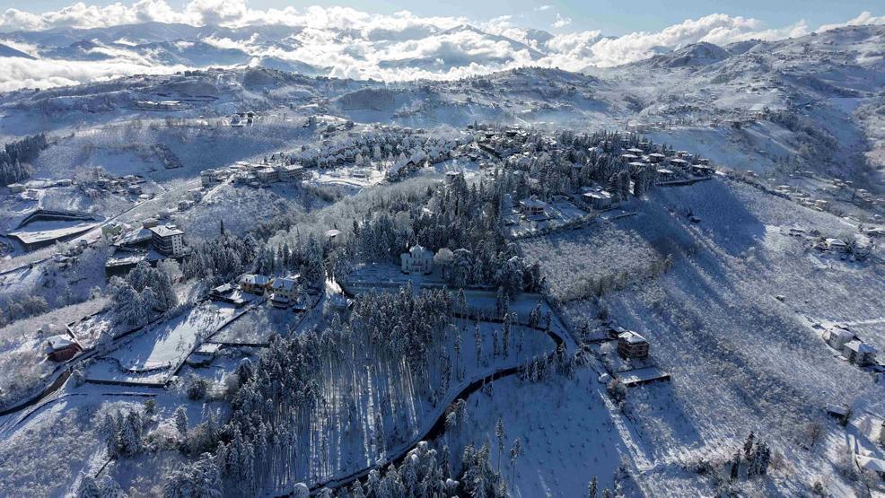 Atatürk Köşkü beyaza büründü