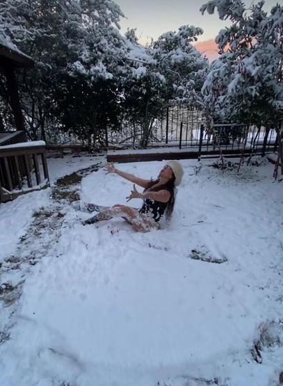 Aile Arasındanın Haşmeti Erdal Özyağcılardan kar pozu: Sıcakkanlı insanlarız