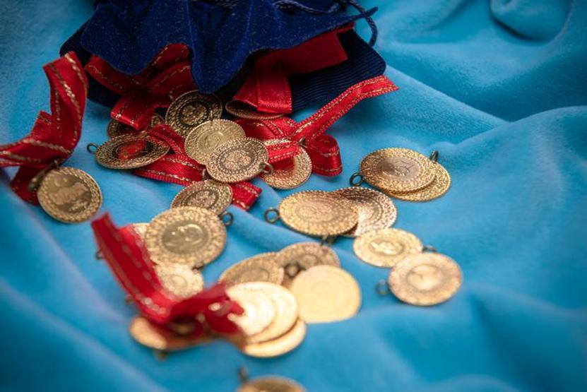 4 OCAK 2026 CANLI ALTIN FİYATLARI: Gram Altın Ne Kadar Çeyrek Altın, Yarım Altın, Cumhuriyet Altını Ne Kadar 4 Ocak Cuma Canlı Altın Kuru...
