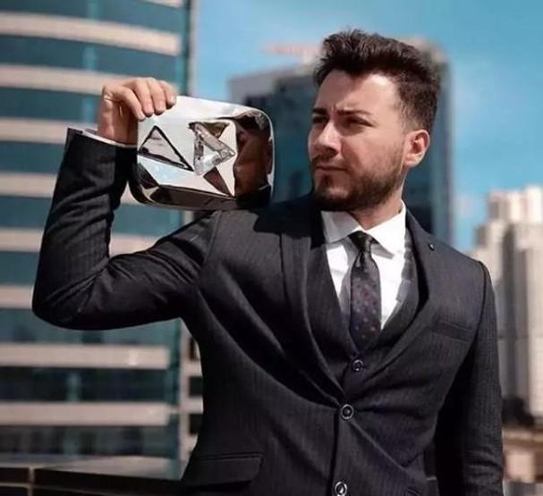 10 milyon dolarlık YouTube kanalını kapatmıştı Enes Batur’un son görüntüsü sanal medyayı salladı
