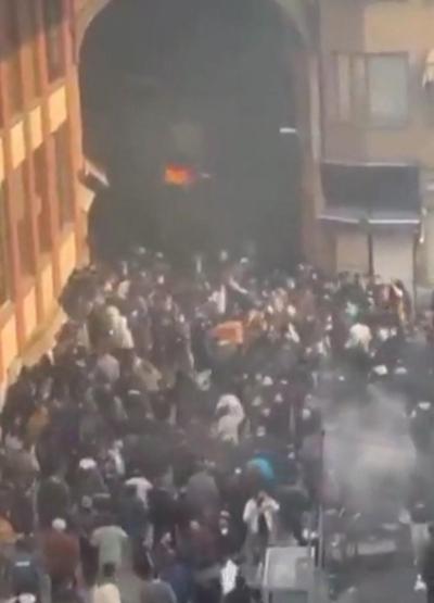 İranda protestolar sürerken, provokatörlere hızlı yargılama uyarısı
