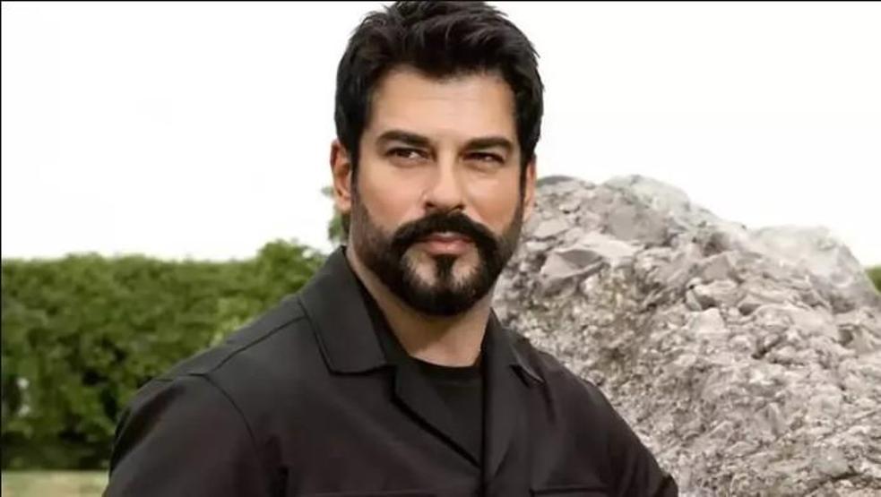 Burak Özçivit’ten para iddialarına tepki: “Biraz saygı bekliyorum”