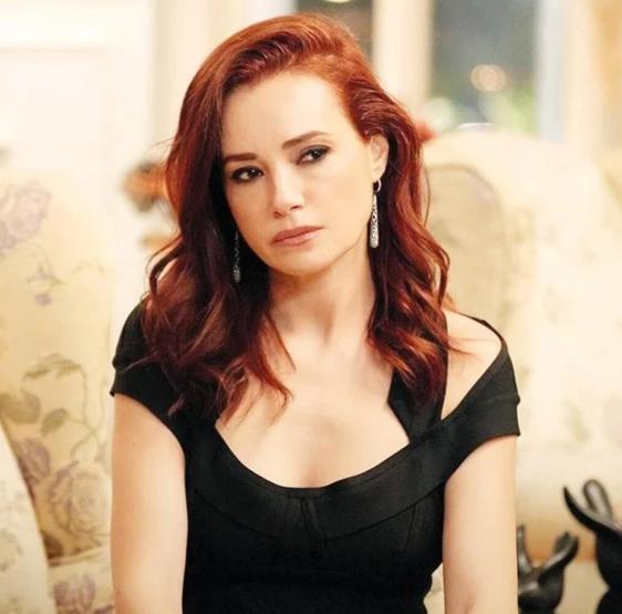 Magazin Gündemine Bomba Gibi Düştü: Özgü Namal Yeniden Aşık Mehmet Üstündağ Yazdı