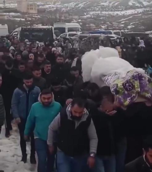 Tabanca ile vurulmuş halde bulunmuştu Genç Çiğdem son yolculuğuna gelinliğiyle uğurlandı