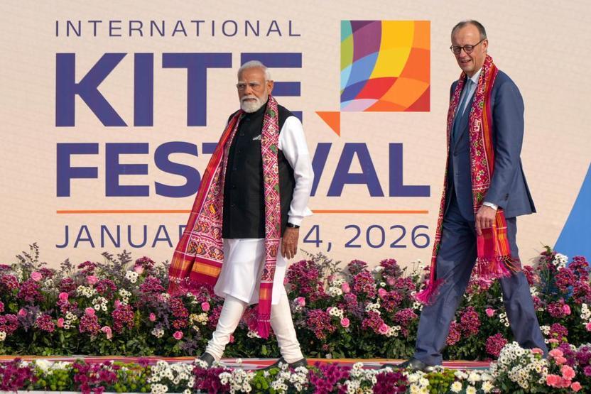 İlk resmi ziyarette uçurtma uçurdular: Merz-Modi görüşmesinden dikkat çeken kareler