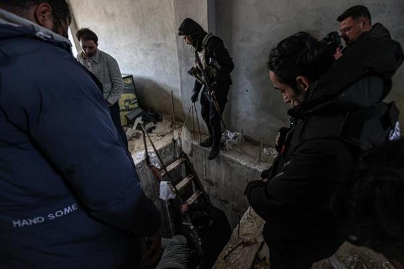 Vinçli mekanizma ile iniliyor İşte Halepteki yer altı tünelleri