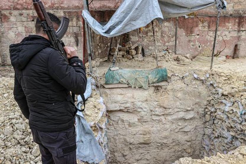 Vinçli mekanizma ile iniliyor İşte Halepteki yer altı tünelleri