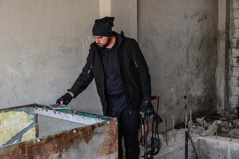 Vinçli mekanizma ile iniliyor İşte Halepteki yer altı tünelleri