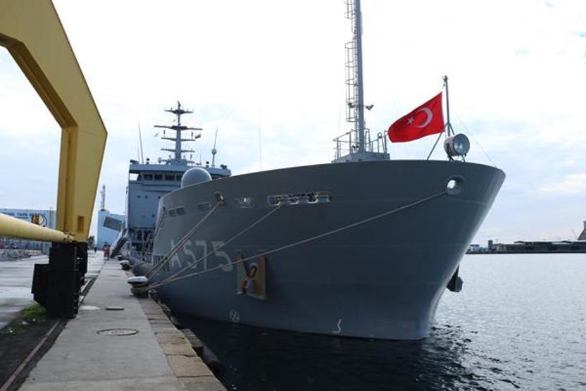 Türk savaş gemileri Burgaz Limanını ziyaret etti