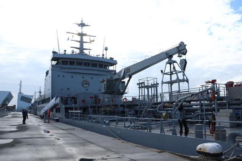 Türk savaş gemileri Burgaz Limanını ziyaret etti