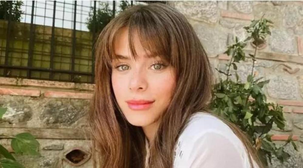 9 yaşında annesini kaybetti İlayda Alişan çocukluğunu yaşayamadığını anlattı