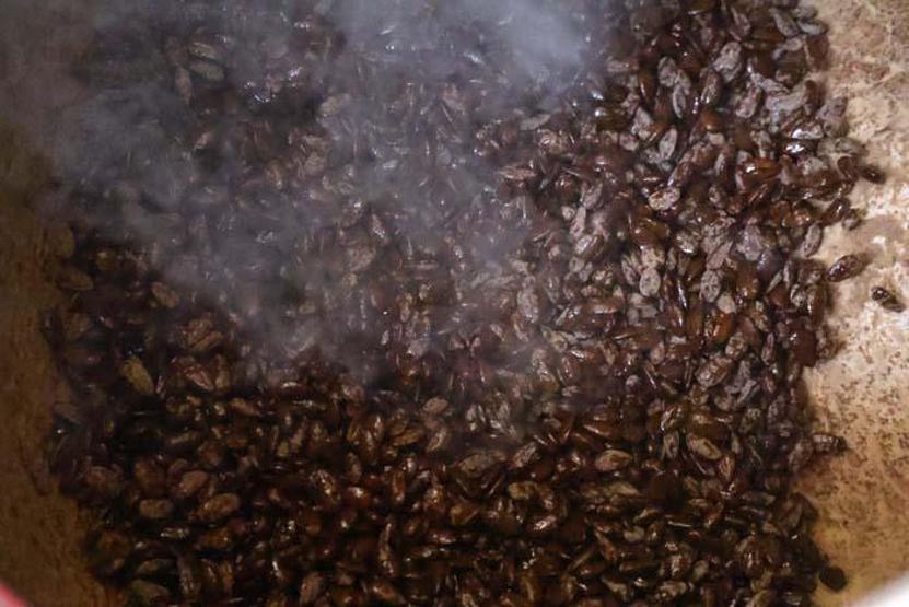 Elazığlı Ustalardan Bir İlk Gelenekten Yeniliğe: Türk Kahveli Badem Şekeri