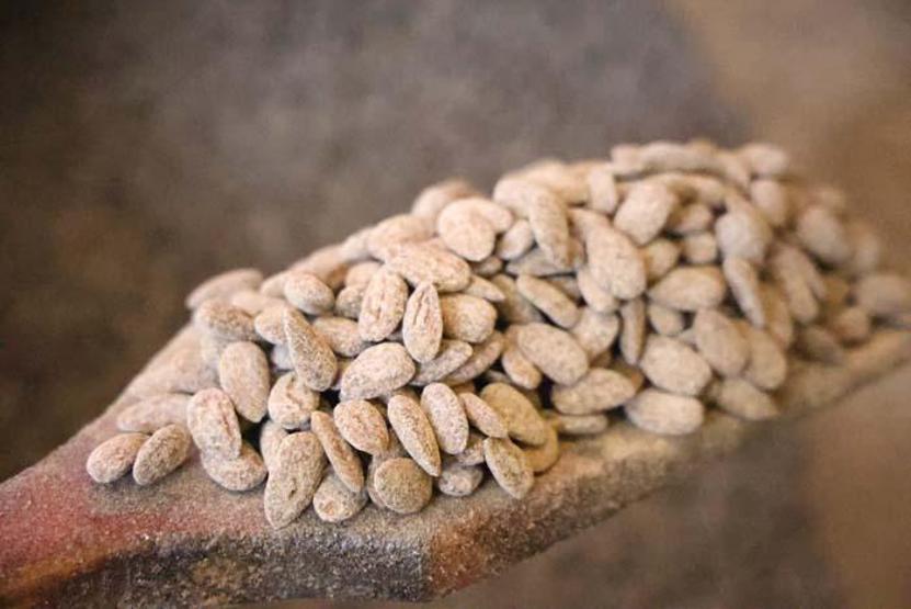 Elazığlı Ustalardan Bir İlk Gelenekten Yeniliğe: Türk Kahveli Badem Şekeri