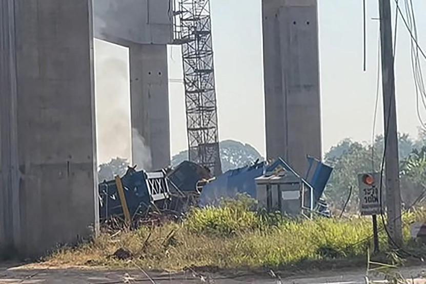 Trenin üzerine inşaat vinci düştü Tayland’da facia: 27 ölü, 80 yaralı