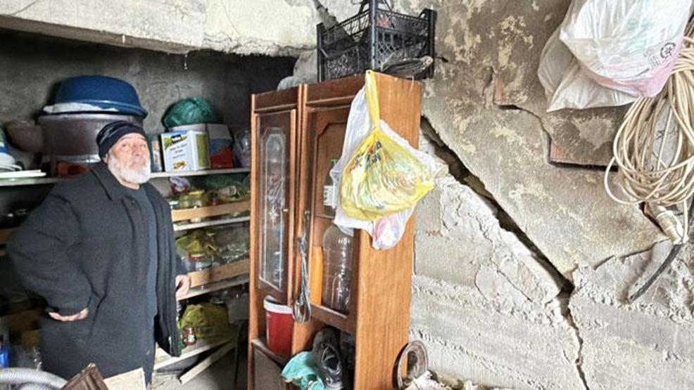 Bir köy endişede 16 evde çatlak oluştu...