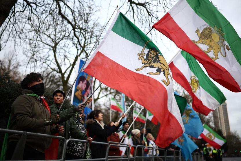 UNUTULAN BAYRAK İranda sadece bir yıl kullanıldı...