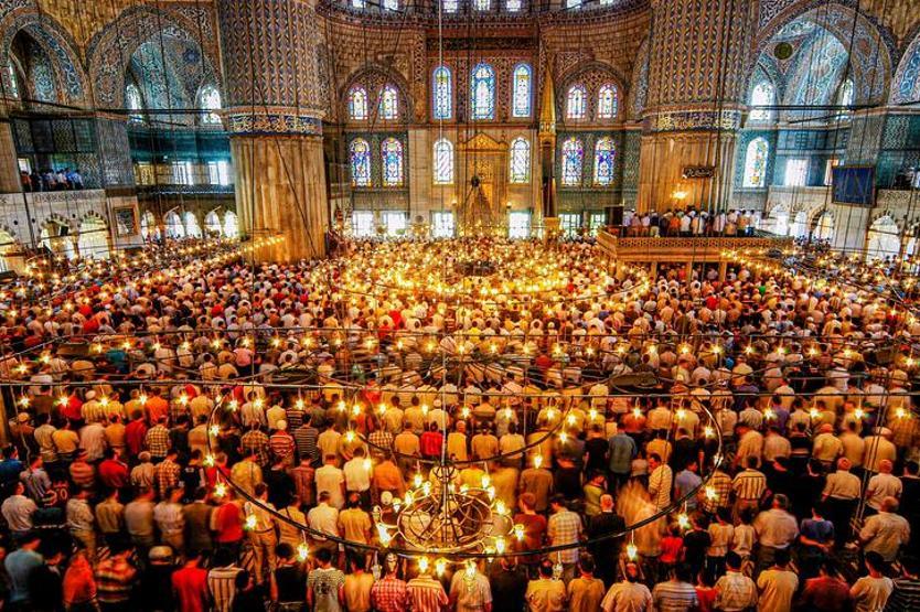 MİRAÇ KANDİLİ 100 REKAT NAMAZI: Miraç Kandili 100 rekat namaz nasıl kılınır Miraç Gecesi kılınacak 100 rekatlık namazın kılınışı ve fazileti