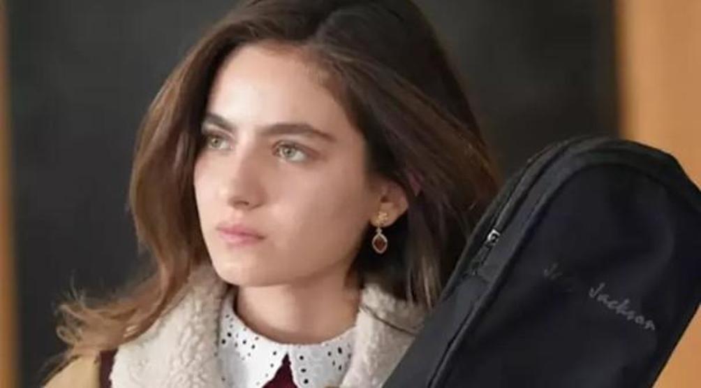 Taşacak Bu Deniz’in Eleni’si Ava Yaman’ın Çocukluk Kareleri Olay Oldu Paylaşımlarına Yorum Yağdı