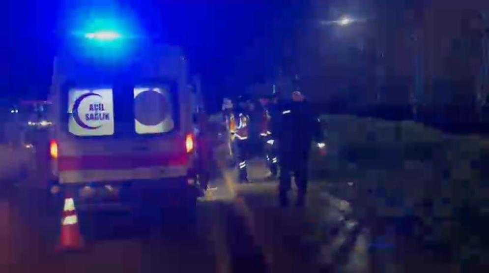 İstanbulda korkutan kaza: 3 İETT otobüsü seyir halindeyken çarpıştı