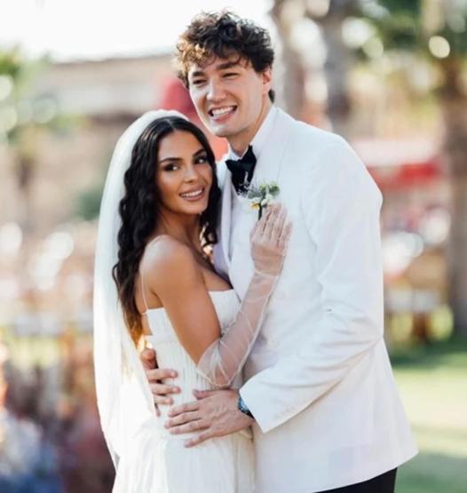 Ebru Şahin’in Alyansı Evde Kaldı Cedi Osman’ın Yüzük Takıp Takmadığı Soruldu