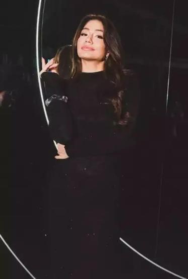 Eşref Rüyanın Nisanı Demet Özdemir tarzıyla görenleri büyüledi SADE AMA ETKİLEYİCİ