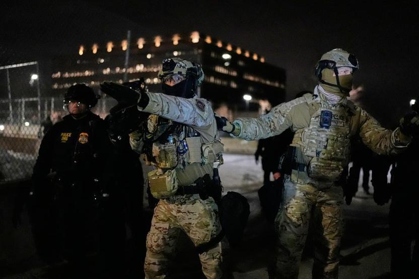 ABDde Minnesotada gerilim sürüyor: Protestocular ile ICE ekipleri arasında arbede çıktı