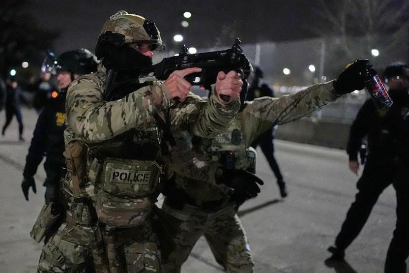 ABDde Minnesotada gerilim sürüyor: Protestocular ile ICE ekipleri arasında arbede çıktı