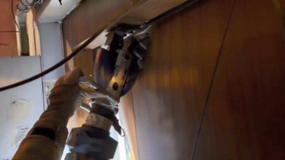 Polisler bile gördüklerine inanamadı Duvarların içinde gizli bölmeler, dışarıyı canlı izleyen 9 kamera