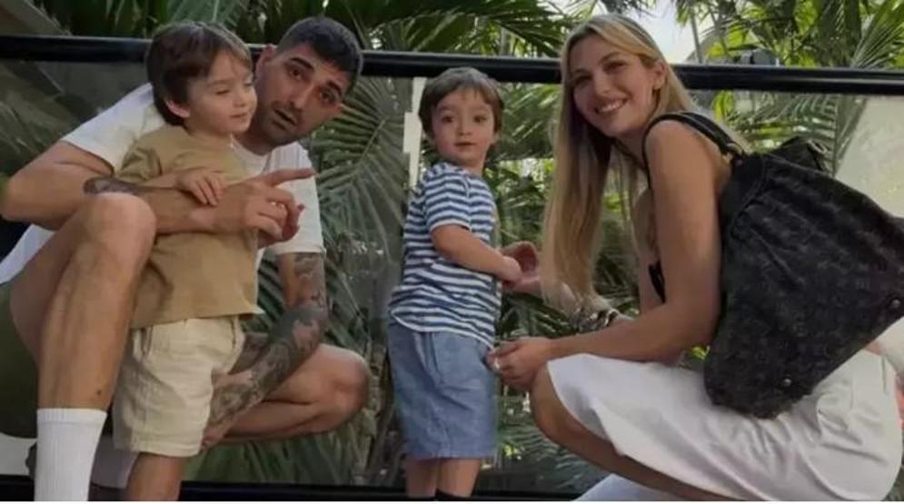 Yasemin Şefkatli’den Mutlu Aile Pozu Amerika Tatilinden Paylaşım Yaptı