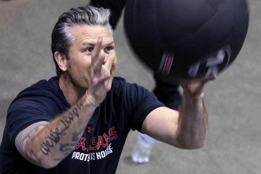 Pentagon öncesi spor, sonrası doktor... Japon bakan antrenman sonrası muayeneden geçti