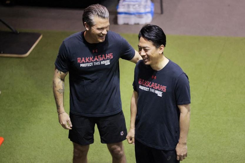 Pentagon öncesi spor, sonrası doktor... Japon bakan antrenman sonrası muayeneden geçti