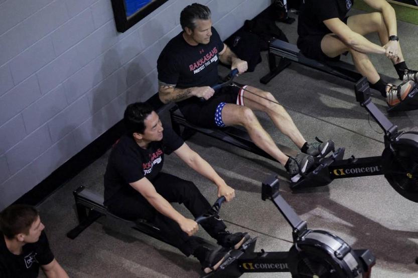 Pentagon öncesi spor, sonrası doktor... Japon bakan antrenman sonrası muayeneden geçti