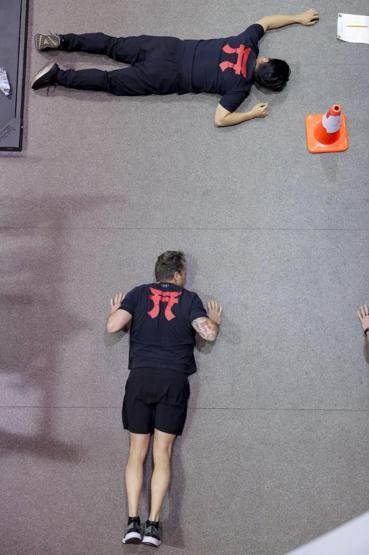 Pentagon öncesi spor, sonrası doktor... Japon bakan antrenman sonrası muayeneden geçti