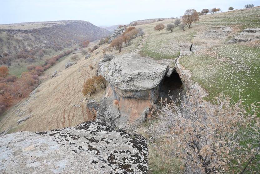 1 Milyon Yıl Önce Oluştuğu Tahmin Edilen Buzul Vadisi, Dronla Görüntülendi
